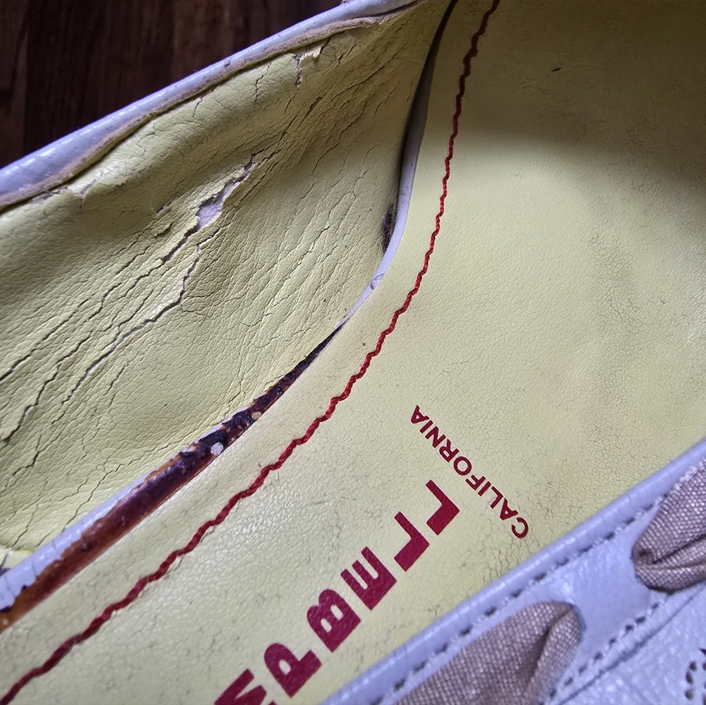 Vintage Genuine Leather Kitten Heel Pumps With Bow Detail - Size 38 / 7.5 - Picture 10 of 13
